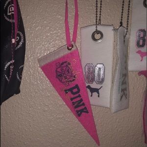 SOLD! Rare vs pink pendan